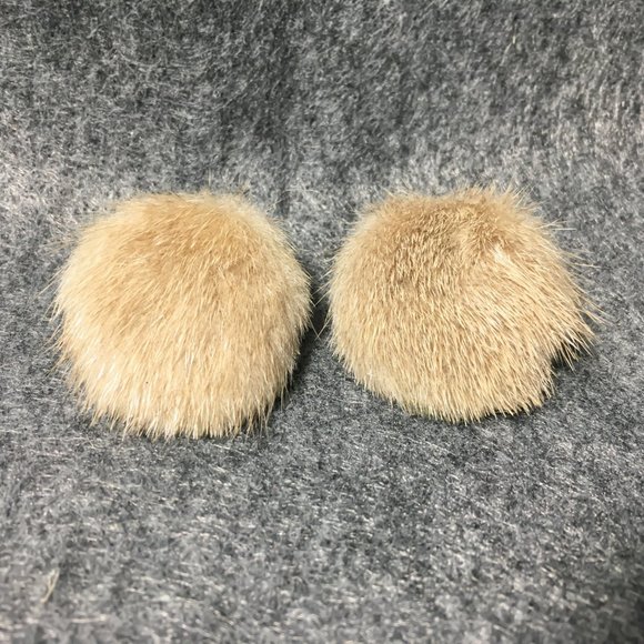 Vintage Fur Earrings - Picture 3 of 6